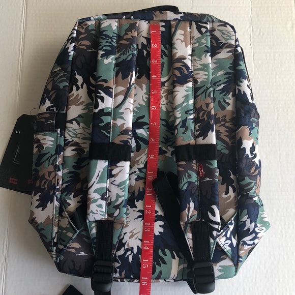 LEVI’S 14” LAPTOP CAMOUFLAGE BACKPACK - Picture 9 of 15